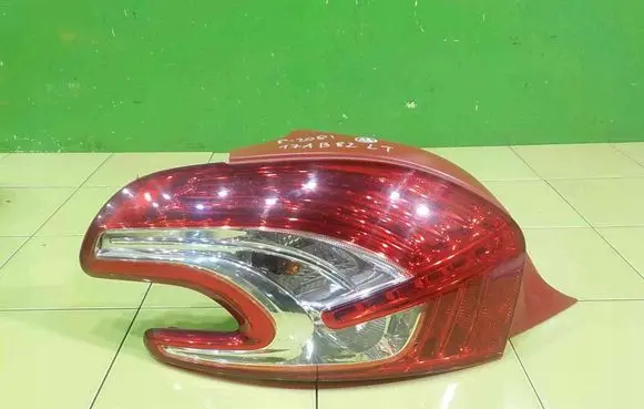 Peugeot 208 I Rear/tail lights 9672628280