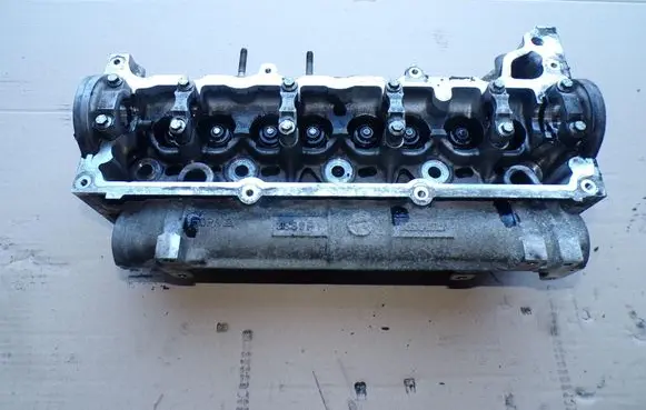 Renault Kangoo II Engine head K9K