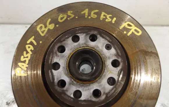 Volkswagen PASSAT B6 Front wheel hub spindle knuckle
