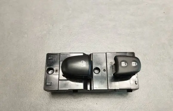 Renault Kadjar Quarter vent window switch 153278N