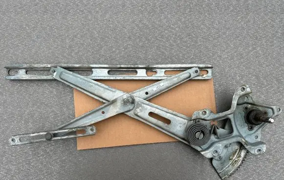 Honda Prelude Front door manual window regulator 75310-SB0-013 75310-SB0-014