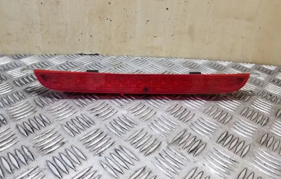 Third/center stoplight