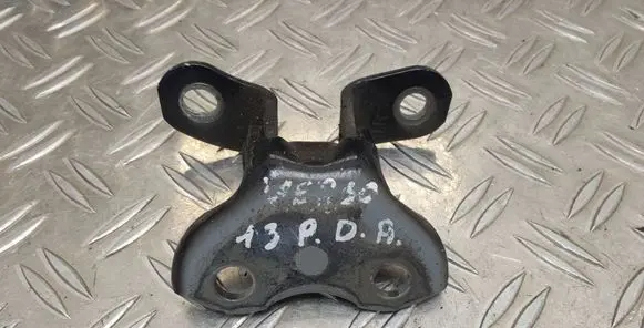 Toyota Verso Front door lower hinge 