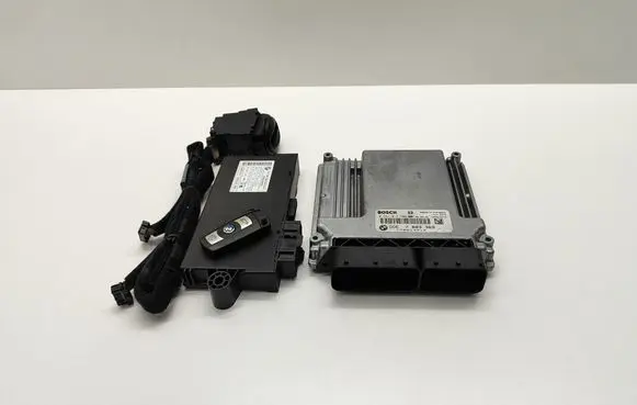 BMW 5 E60 E61 Engine ECU kit and lock set 7803369 0281013500 DDE7803369