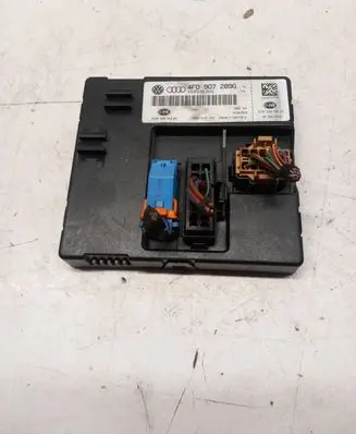 Audi A6 S6 C6 4F Light module LCM 4F0907289G 5DK00876422 4F0910289