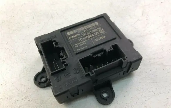 Ford Fiesta Door control unit/module CV1T14B531AJ K5902