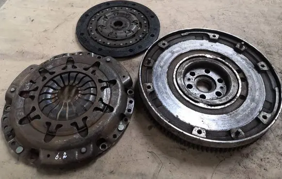 Ford Mondeo Mk III Clutch set kit 2S717550CA