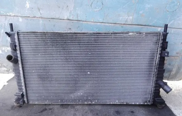 Ford Focus Coolant radiator 3M5H8005TH