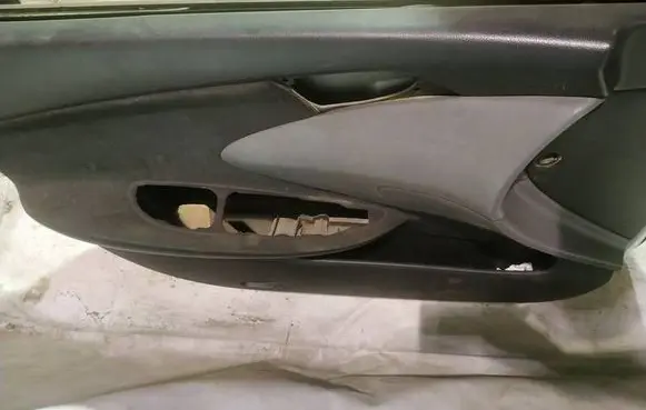 Nissan Primera Front door card panel trim