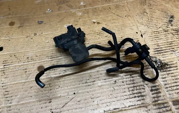 Ford Mondeo MK V Vacuum valve 9805069780