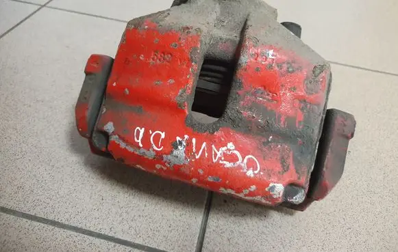 Front brake caliper