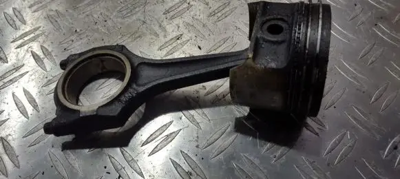 Opel Astra F Piston with connecting rod