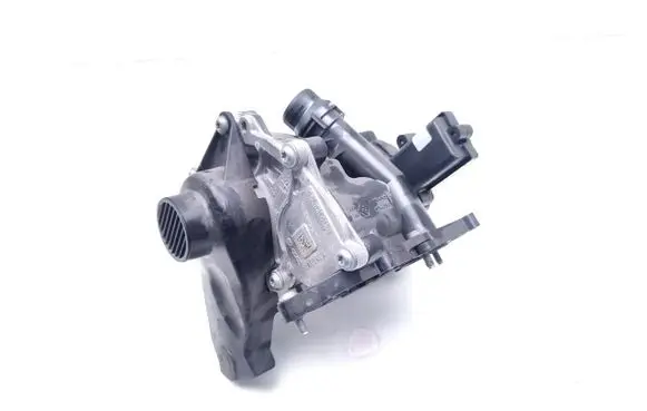 Audi A4 S4 B9 8W Water pump 06L121111P