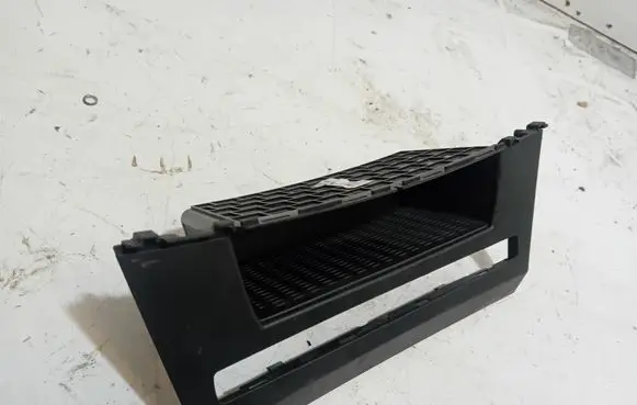 Glove box