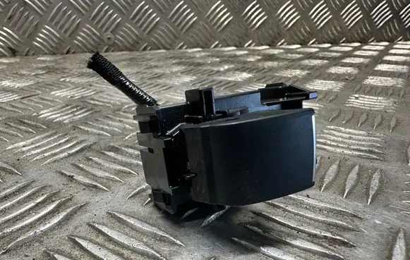Toyota RAV 4 (XA50) Electric window control switch 193335
