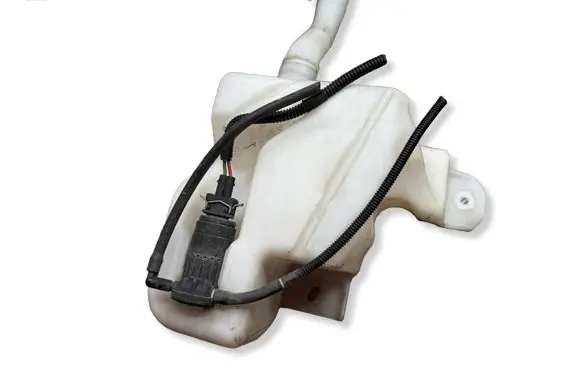 Fiat 500L Windshield washer fluid reservoir/tank 51883639