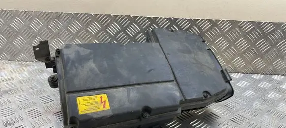 Mercedes-Benz SLK R171 Air filter box A2710900901