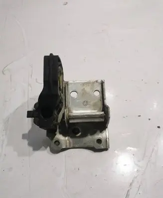 BMW 5 F10 F11 Radiator mount bracket 7186513 7207151 7211161