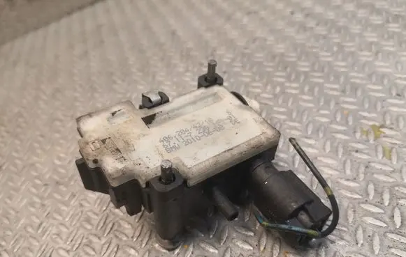 BMW 5 F10 F11 Fuel tank cap lock 7228199