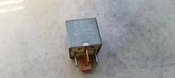 Volkswagen Golf III Other relay 191937503 22204007
