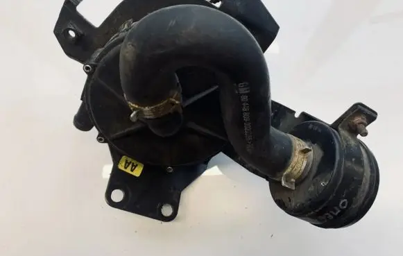 Opel Omega B1 Secondary air pump 90448806