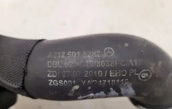 Mercedes-Benz E W212 Engine coolant pipe/hose A2125018282