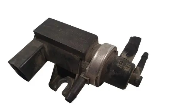 Volkswagen Touran I Turbo solenoid valve 1J0906627