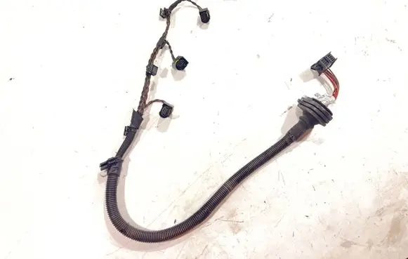 BMW 5 F10 F11 Fuel injector wires 736061604B