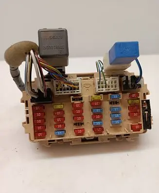 Nissan X-Trail T30 Fuse box set 24330CB900