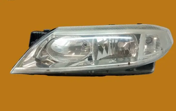 Renault Laguna II Headlight/headlamp 8200002845