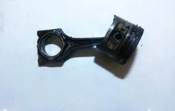 Opel Corsa B Piston with connecting rod