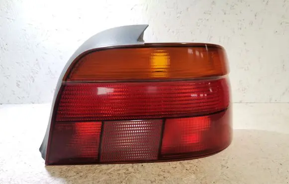 BMW 5 E39 Rear/tail lights 8358032