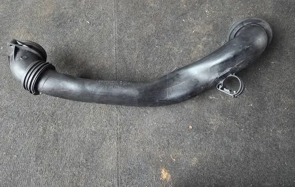 BMW X7 G07 Air intake duct part 23557610 1205862