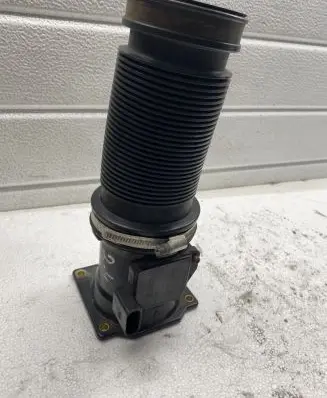 Audi A6 S6 C5 4B Mass air flow meter 078133471E