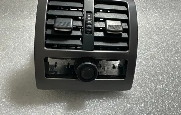 Rear air vent grill