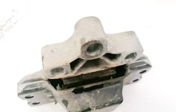 Volkswagen Golf Plus Engine mount bracket 1K0199555