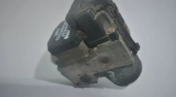 Volkswagen PASSAT B6 ABS Pump 0265220621