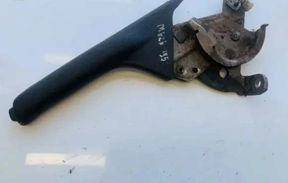 Handbrake/parking brake lever assembly