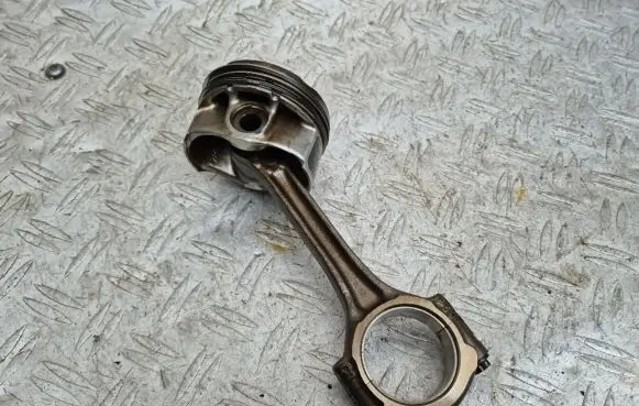 Peugeot 5008 II Piston with connecting rod 9807260380