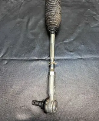 Toyota Hilux VIII Steering tie rod 000850