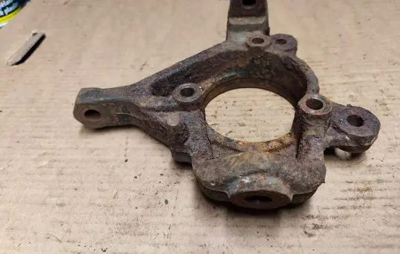 Jeep Grand Cherokee (WJ) Front wheel hub spindle knuckle