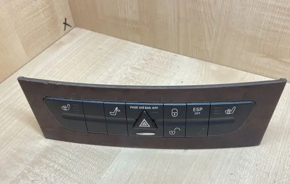 Mercedes-Benz E W211 Hazard Warning Triangle Mounting Bracket 2118212458 03752323