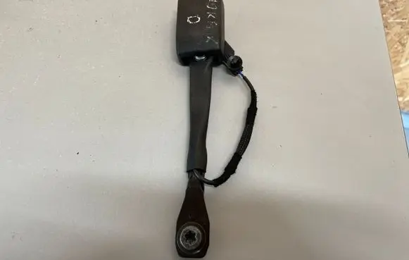 Opel Mokka X Front seatbelt buckle