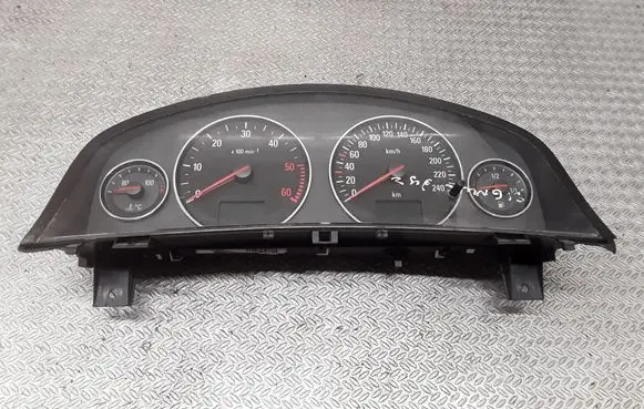 Opel Signum Speedometer (instrument cluster) 13136735JC