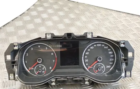 Volkswagen Polo VI Speedometer (instrument cluster) 2G0920740F 2G0260 220200337