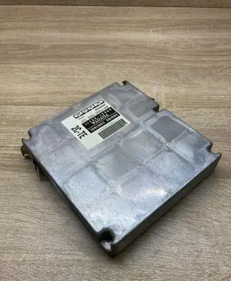 Toyota Avensis T220 Engine control unit/module ECU 8966105311 MB1758002650
