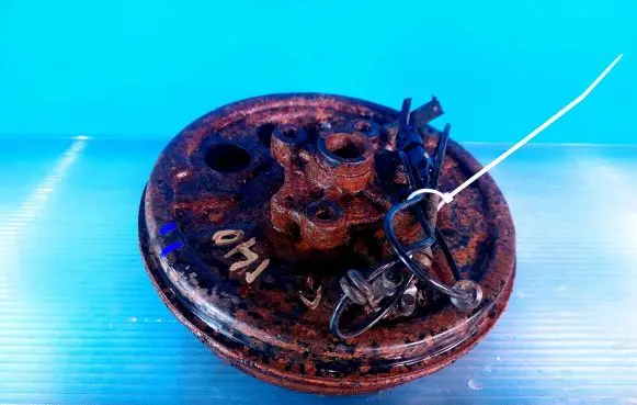 Citroen Nemo Rear wheel hub spindle/knuckle 