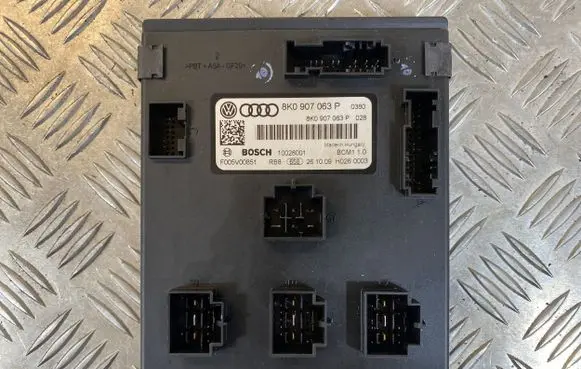 Audi A4 S4 B8 8K Comfort/convenience module 8K0907063P 10028001 F005V00851