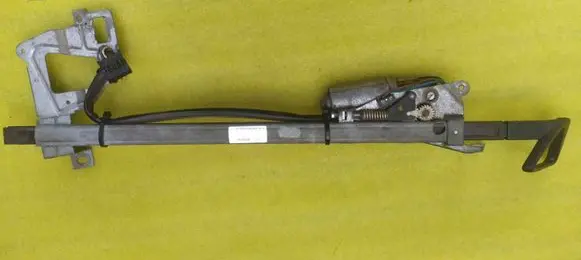 Mercedes-Benz E W124 Front seatbelt 1248600882 0132004310