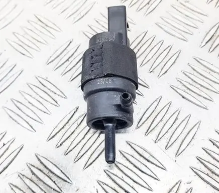 Audi A5 Windscreen/windshield washer pump 8K5955647